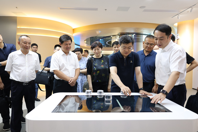 1724837066431093.png 山东省委组织部副部长龚文东一行到访深圳东华图片1.png